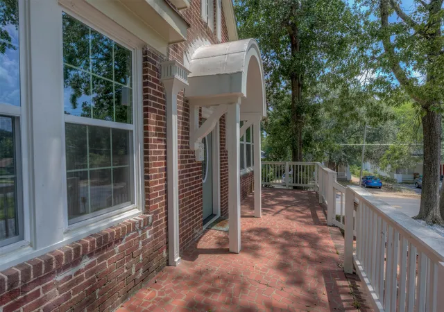 Photo 3 of Single family home for sale at 502 Kirby Pl, Shreveport, LA 71104 | MLS# 21354646 | Listing updated on 2026-09-28