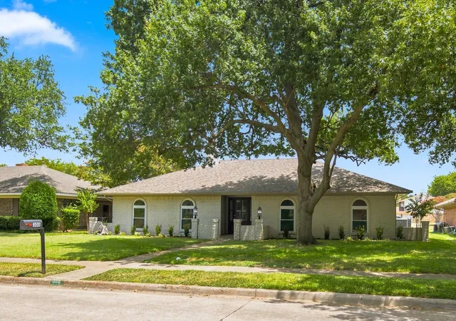 Photo 3 of Sale Pending at 308 Syracuse Pl, Richardson, TX 75081 | MLS# 21354671 | Listing updated on 2026-08-17