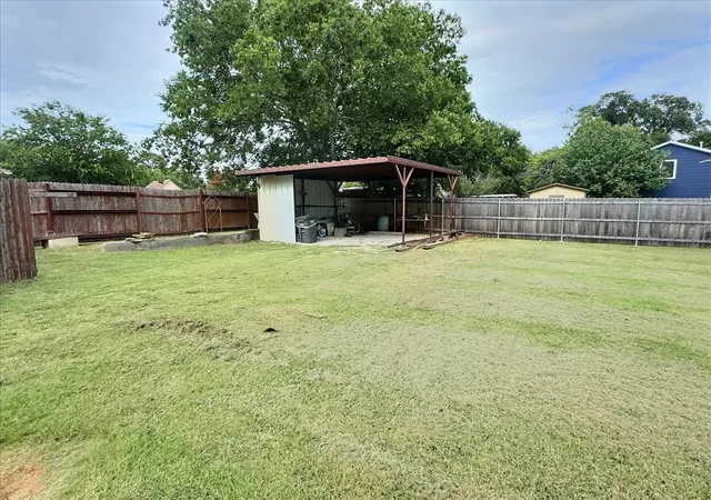 Photo 4 of Land for sale at 201 E 7Th St, Weatherford, TX 76086 | MLS# 21354676 | Listing updated on 2026-08-09