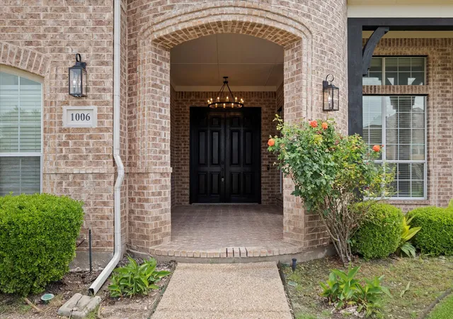 Photo 3 of Sale Pending at 1006 Cardinal Ct, Murphy, TX 75094 | MLS# 21343977 | Listing updated on 2026-08-28