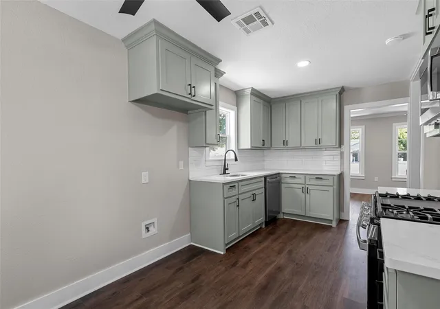 Photo 3 of Single family home for sale at 3720 N 25 St, Waco, TX 76708 | MLS# 21354714 | Listing updated on 2026-09-29