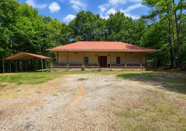 Photo 1 of Single family home for sale at 2210 West Corsicana St, Athens, TX 75751 | MLS# 21354677 | Listing updated on 2026-08-09
