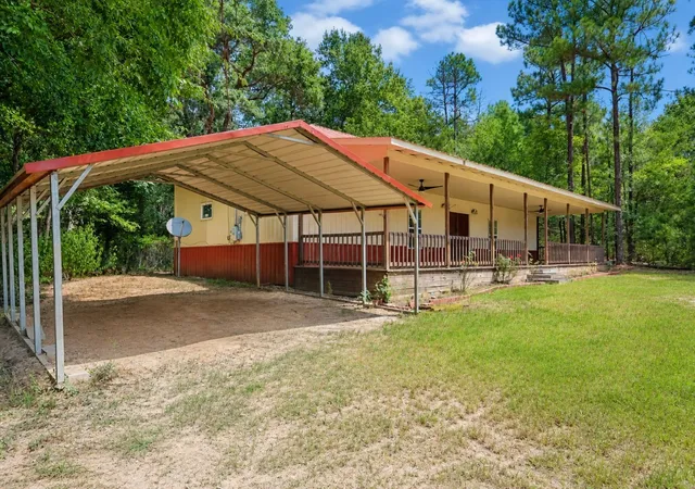 Photo 2 of Single family home for sale at 2210 West Corsicana St, Athens, TX 75751 | MLS# 21354677 | Listing updated on 2026-08-09