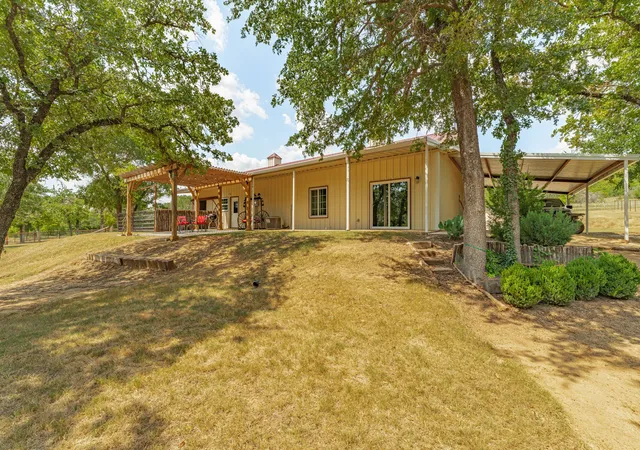 Photo 2 of Single family home for sale at 1155 Horsemans Dr, Stephenville, TX 76401 | MLS# 21354028 | Listing updated on 2026-10-06