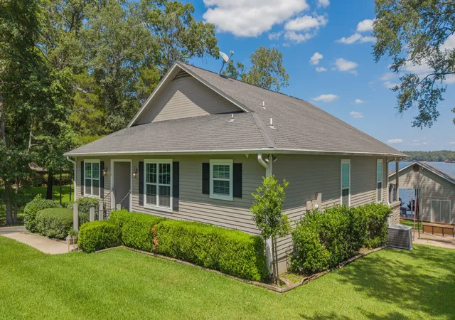 Photo 3 of Single family home for sale at 115 King Kent Ct, Scroggins, TX 75480 | MLS# 21347232 | Listing updated on 2026-08-13