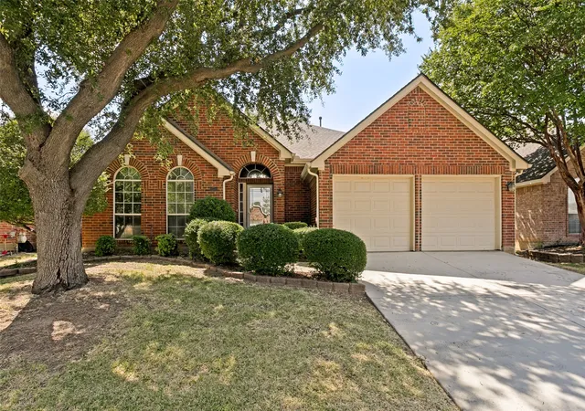 Photo 1 of Single family home for sale at 1609 Shadow Crest Dr, Corinth, TX 76210 | MLS# 21352709 | Listing updated on 2026-10-07