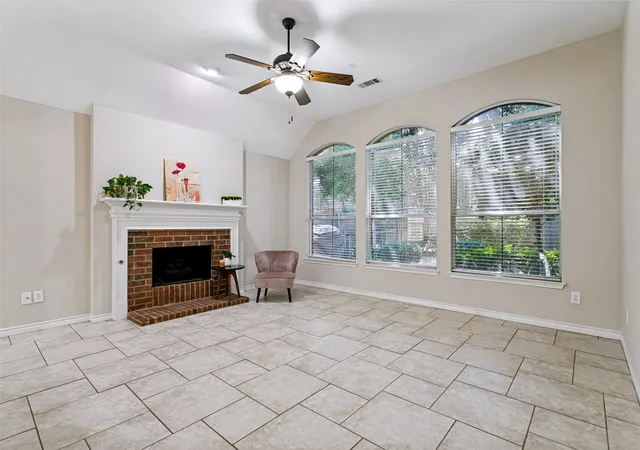 Photo 3 of Single family home for sale at 1609 Shadow Crest Dr, Corinth, TX 76210 | MLS# 21352709 | Listing updated on 2026-10-07