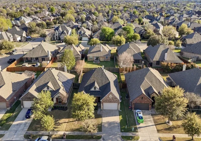 Photo 2 of Single family home for sale at 565 Griffith Dr, Saginaw, TX 76179 | MLS# 21354829 | Listing updated on 2026-09-21