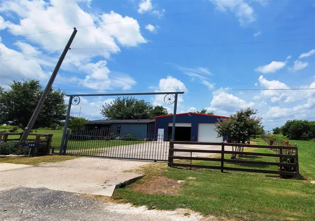 Photo 1 of Manufactured home for sale at 104 Mimosa Wy, Venus, TX 76084 | MLS# 21354828 | Listing updated on 2026-08-09