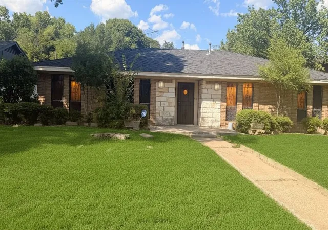 Photo 1 of Sale Pending at 1917 Shady Glen Ln, Dallas, TX 75232 | MLS# 21352201 | Listing updated on 2026-10-05