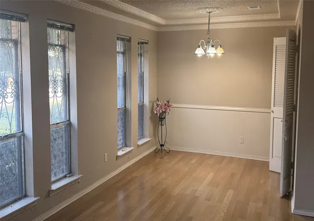 Photo 3 of Sale Pending at 1917 Shady Glen Ln, Dallas, TX 75232 | MLS# 21352201 | Listing updated on 2026-10-05