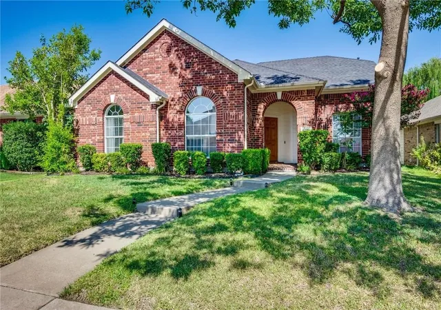 Photo 1 of Single family home for sale at 6734 Richmond Dr, Frisco, TX 75035 | MLS# 21354849 | Listing updated on 2026-08-22