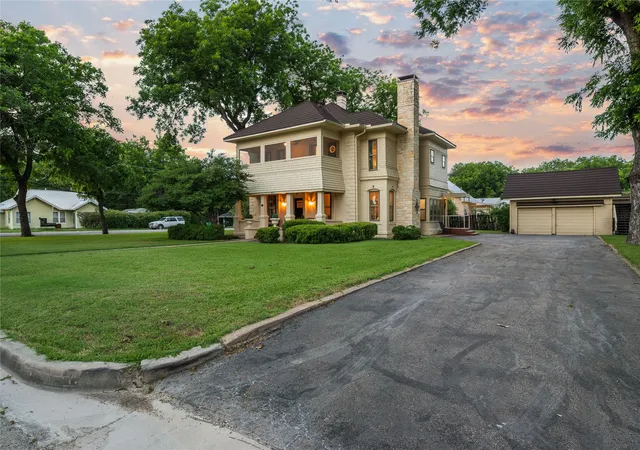 Photo 2 of Single family home for sale at 415 N Avenue I, Clifton, TX 76634 | MLS# 21354010 | Listing updated on 2026-09-21