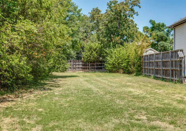Photo 3 of Sale Pending at 6319 Palo Pinto Ave, Dallas, TX 75214 | MLS# 21354787 | Listing updated on 2026-08-28