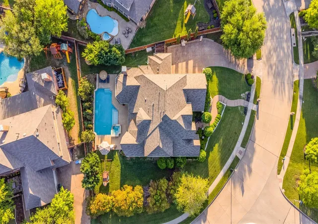 Photo 2 of Single family home for sale at 6705 Thorntree Dr, Mc Kinney, TX 75072 | MLS# 21354812 | Listing updated on 2026-10-02
