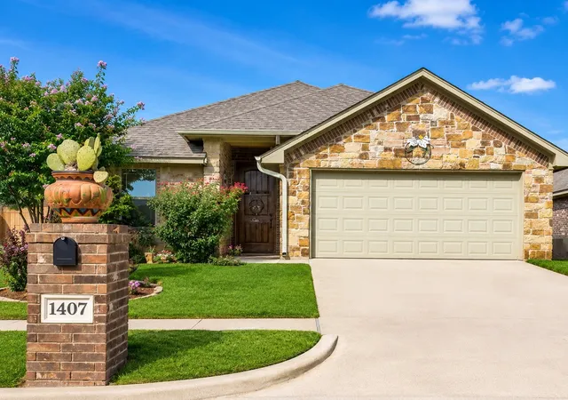 Photo 1 of Single family home for sale at 1407 Lauren Ln, Granbury, TX 76048 | MLS# 21352873 | Listing updated on 2026-08-10
