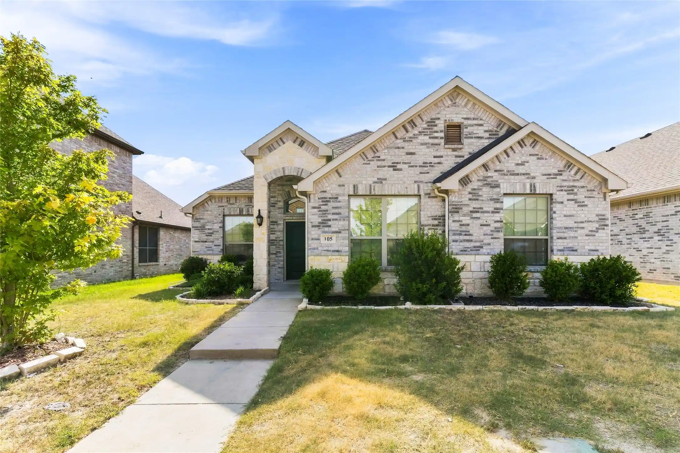 Single family home for sale at 105 Finlee Ln, Red Oak, TX 75154 | MLS# 21354273