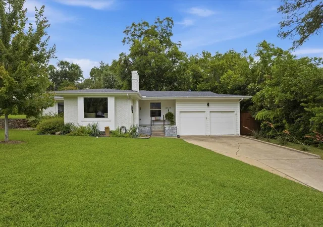 Photo 1 of Single family home for sale at 6117 Ridgeway St, Fort Worth, TX 76116 | MLS# 21354902 | Listing updated on 2026-10-07