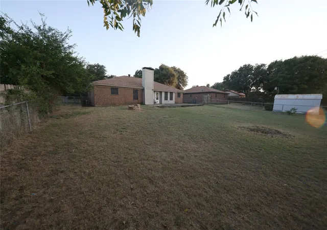 Photo 4 of Single family home for sale at 2204 Towne North Dr, Cleburne, TX 76033 | MLS# 21354911 | Listing updated on 2026-08-20