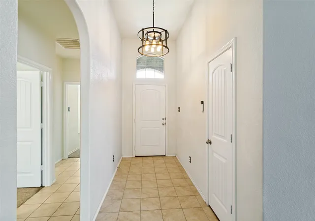 Photo 3 of Single family home for sale at 7205 Wavecrest Wy, Fort Worth, TX 76179 | MLS# 21354905 | Listing updated on 2026-09-22