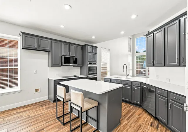 Photo 2 of Single family home for sale at 3908 Kimberly Dr, Flower Mound, TX 75022 | MLS# 21352162 | Listing updated on 2026-10-08