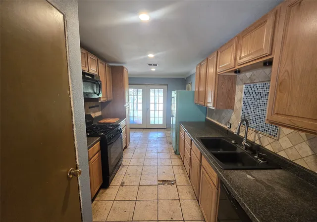 Photo 3 of Sale Pending at 1366 Peach St, Abilene, TX 79602 | MLS# 21354947 | Listing updated on 2026-08-24
