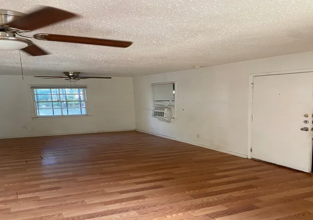 Photo 3 of Sale Pending at 2657 Canberra St, Dallas, TX 75224 | MLS# 21347966 | Listing updated on 2026-09-18