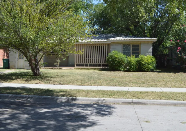 Photo 2 of Single family home for sale at 5624 Volder Dr, Fort Worth, TX 76114 | MLS# 21355000 | Listing updated on 2026-08-30