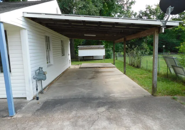 Photo 3 of Single family home for sale at 311 S Park Dr, Springhill, LA 71075 | MLS# 21355058 | Listing updated on 2026-08-29