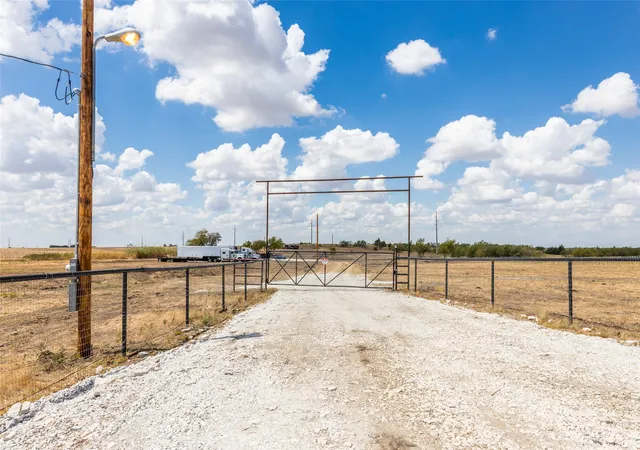 Land for sale at 383 Hill County Road 4254, Itasca, TX 76055 | MLS# 21355079