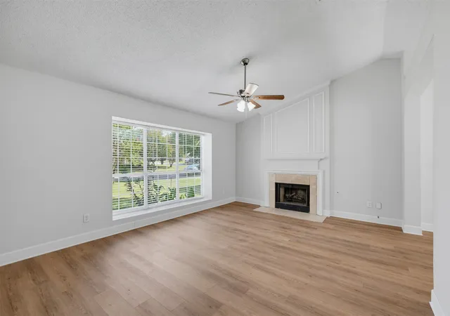 Photo 3 of Single family home for sale at 404 Spencer Cir, Grand Prairie, TX 75052 | MLS# 21355074 | Listing updated on 2026-08-28
