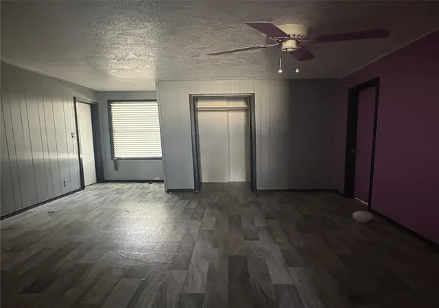 Photo 4 of Sale Pending at 1512 N Elm St, Weatherford, TX 76086 | MLS# 21355050 | Listing updated on 2026-08-28