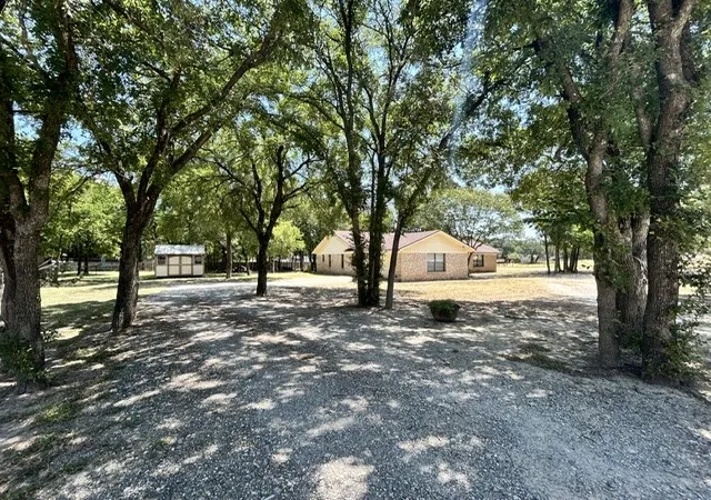 Photo 3 of Single family home for sale at 137 County Road 1759a, Clifton, TX 76634 | MLS# 21355089 | Listing updated on 2026-08-10
