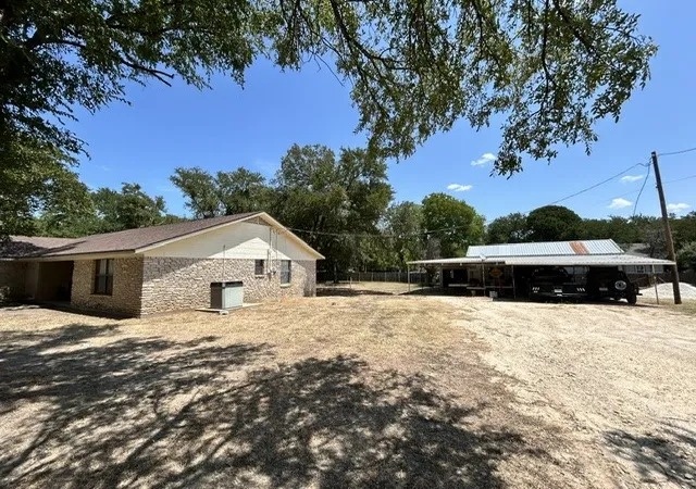 Photo 4 of Single family home for sale at 137 County Road 1759A, Clifton, TX 76634 | MLS# 21355089 | Listing updated on 2026-08-10
