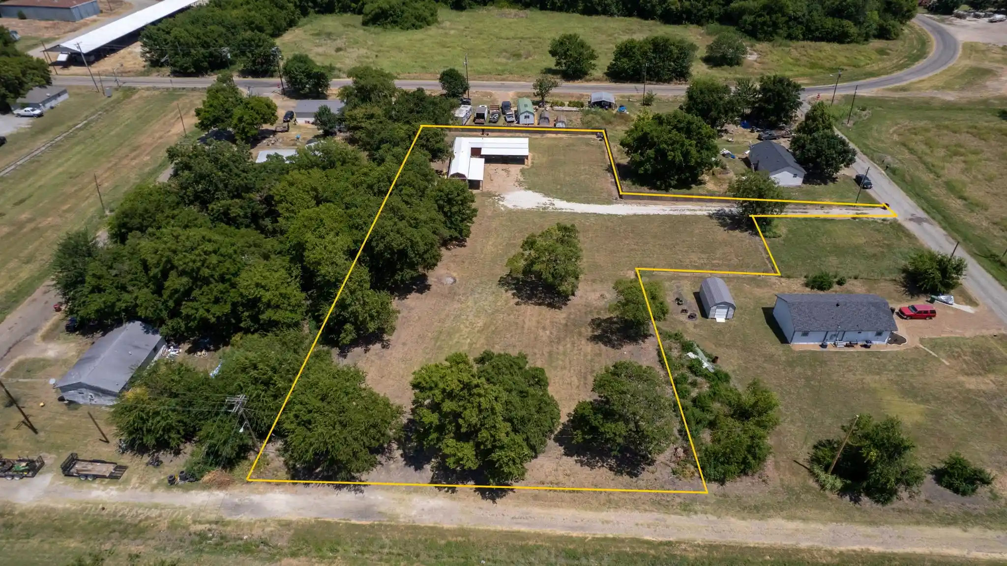 Photo 1 of Single family home for sale at 933 Scott, Honey Grove, TX 75446 | MLS# 21352482 | Listing updated on 2026-10-15