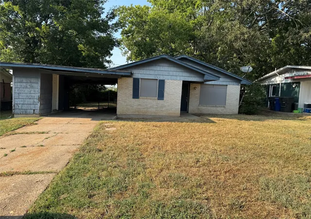 Photo 1 of Single family home for sale at 1021 Huntington Ln, Shreveport, LA 71106 | MLS# 21355076 | Listing updated on 2026-08-28