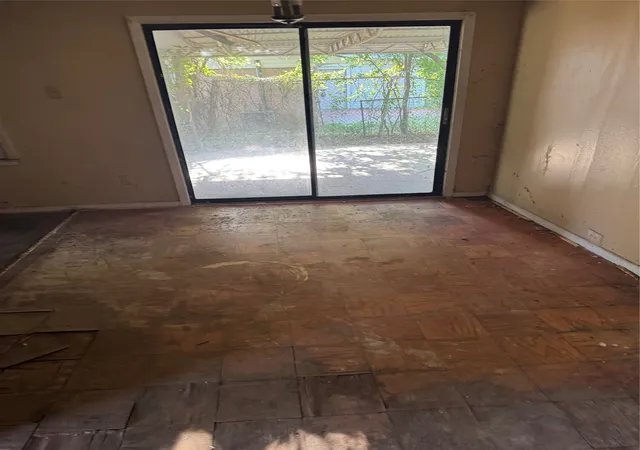 Photo 3 of Single family home for sale at 1021 Huntington Ln, Shreveport, LA 71106 | MLS# 21355076 | Listing updated on 2026-08-28