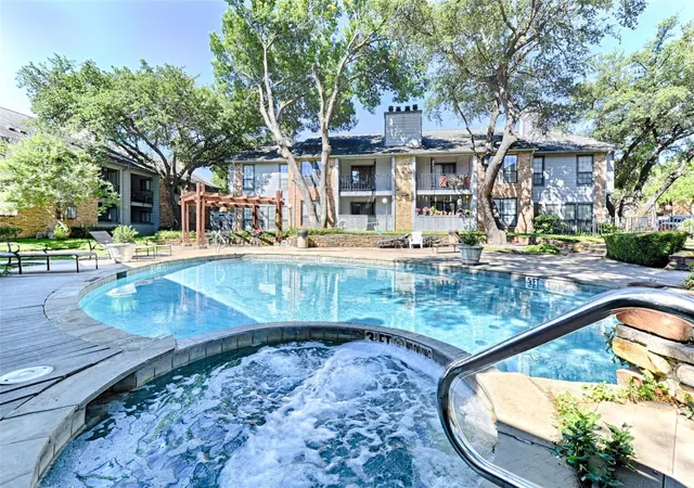 Condo for sale at 15151 Berry Trl #606, Dallas, TX 75248 | MLS# 21353402