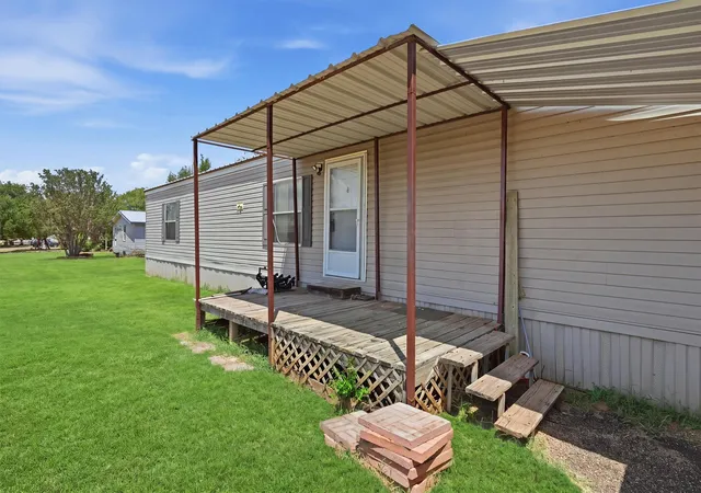 Photo 3 of Manufactured home for sale at 2303 Balboa Ct, Granbury, TX 76048 | MLS# 21354372 | Listing updated on 2026-09-17