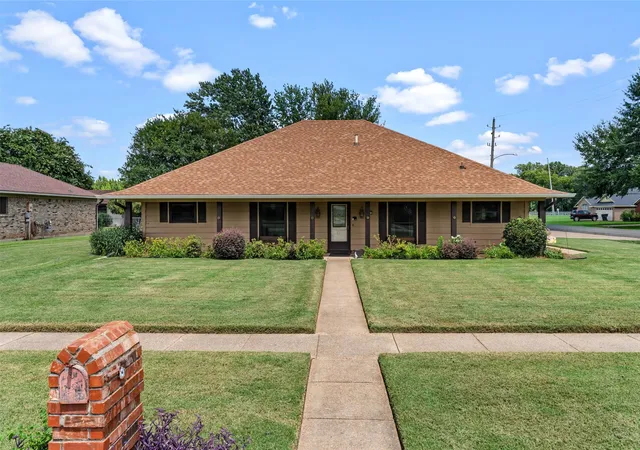 Photo 1 of Single family home for sale at 2300 Brookhaven Dr, Bossier City, LA 71111 | MLS# 21338694 | Listing updated on 2026-08-30