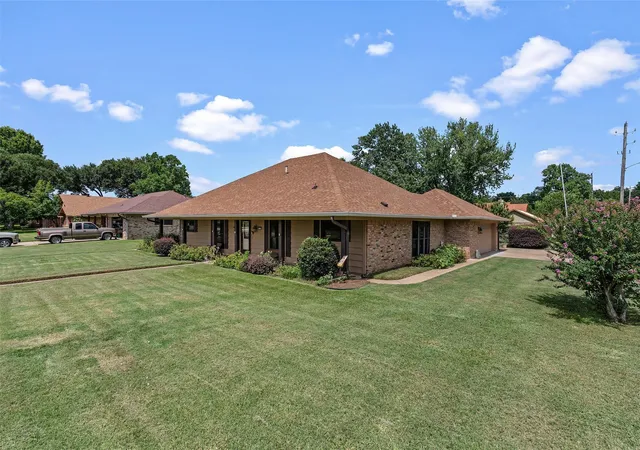 Photo 3 of Single family home for sale at 2300 Brookhaven Dr, Bossier City, LA 71111 | MLS# 21338694 | Listing updated on 2026-08-30