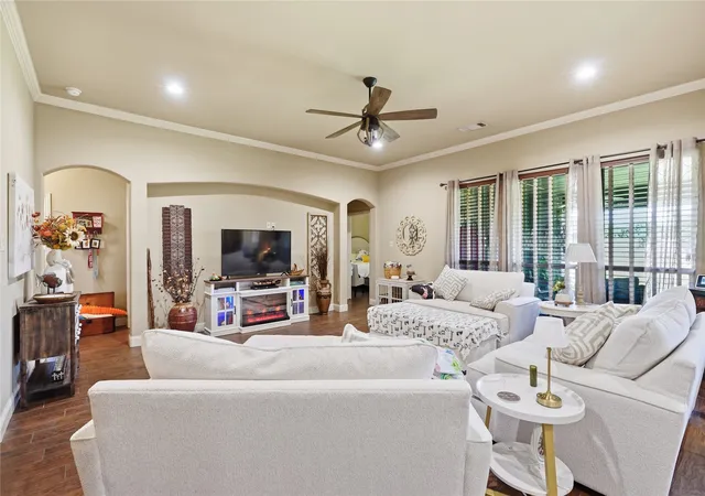 Photo 4 of Single family home for sale at 168 Whitetail Dr, Willow Park, TX 76008 | MLS# 21350963 | Listing updated on 2026-08-10