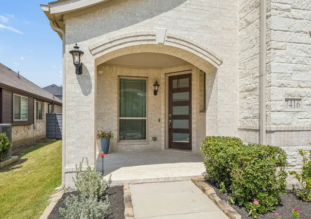 Photo 2 of Single family home for sale at 7416 Wispy Willow Ln, Aubrey, TX 76227 | MLS# 21343127 | Listing updated on 2026-10-07