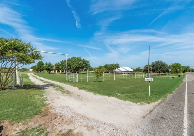 Photo 2 of Single family home for sale at 7951 Fm 339 N, Mount Calm, TX 76673 | MLS# 21355139 | Listing updated on 2026-08-31