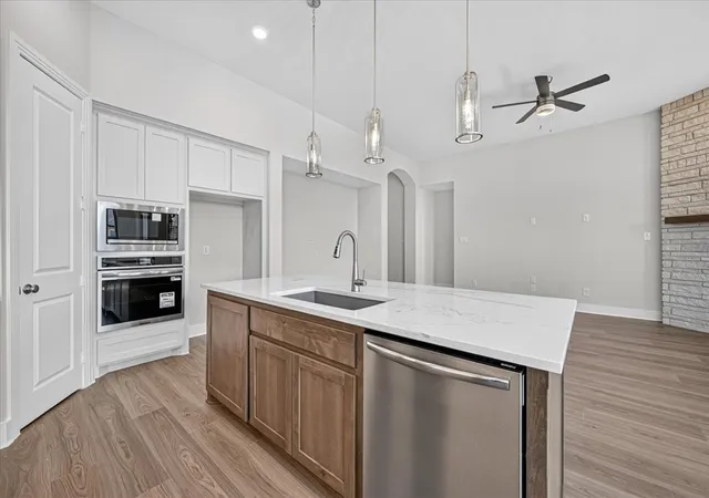 Photo 4 of Sale Pending at 3033 Craftsman Wy, Justin, TX 76247 | MLS# 21354962 | Listing updated on 2026-10-07