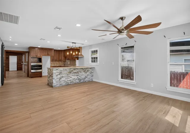 Photo 2 of Single family home for sale at 335 Avenue I, Dallas, TX 75203 | MLS# 21351394 | Listing updated on 2026-08-10