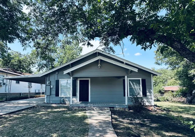 Photo 1 of Single family home for sale at 603 W Walcott Ave, Comanche, TX 76442 | MLS# 21355249 | Listing updated on 2026-08-11