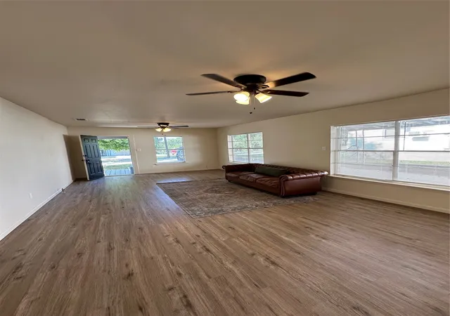 Photo 4 of Single family home for sale at 603 W Walcott Ave, Comanche, TX 76442 | MLS# 21355249 | Listing updated on 2026-08-11