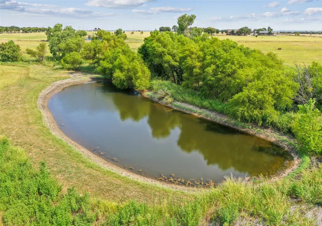 Photo 4 of Single family home for sale at 10240 Freeman Rd, Sanger, TX 76266 | MLS# 21351105 | Listing updated on 2026-10-07
