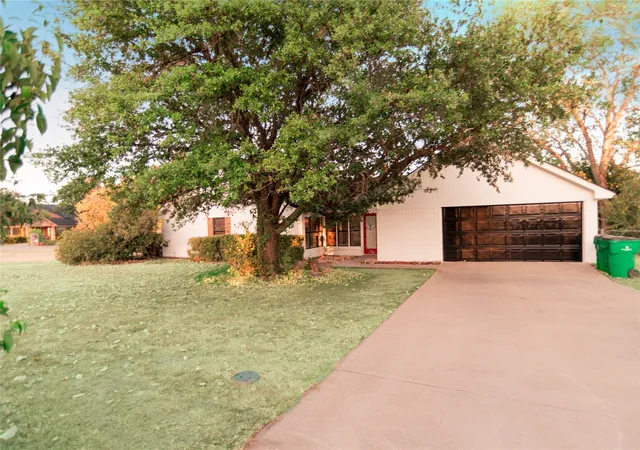 Photo 2 of Single family home for sale at 101 Scenic Dr Dr, Dublin, TX 76446 | MLS# 21355293 | Listing updated on 2026-08-26
